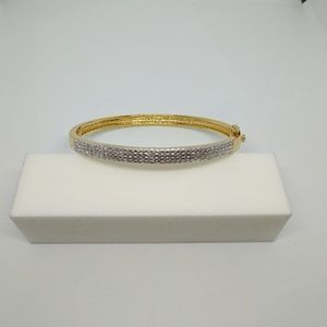 Bracelet. great deal!